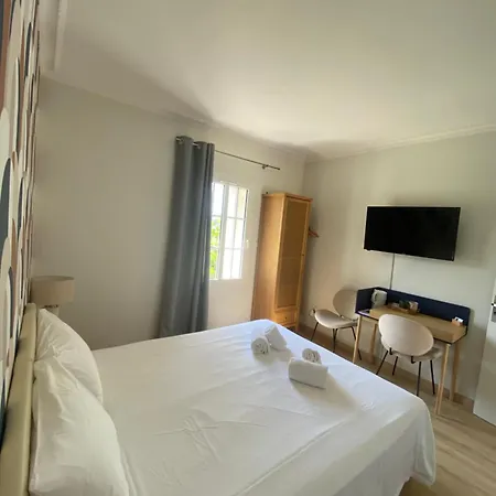 Bed and Breakfast A Laplume